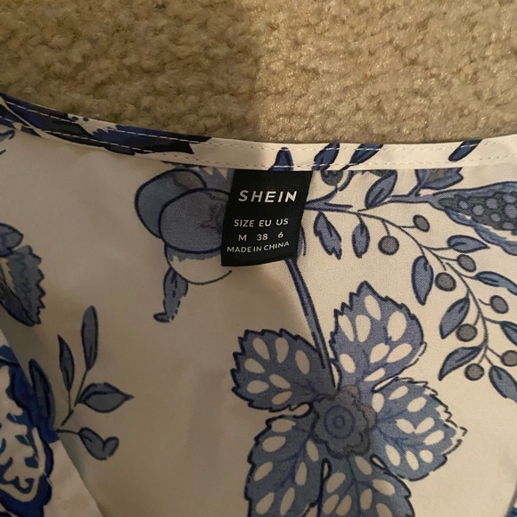 SHEIN Blue Floral Pattern Dress | Women’s Spring/Summer Casual Dress | Size M - Picture 2 of 2